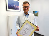 Prof. Dr. med. Bernd Sanner ist ein deutschlandweit gefragter Experte für Bluthochdruck. So ist er unter anderem Sprecher der Sektion „Hochdruckdiagnostik“ im Expert:innenteam der Deutschen Hochdruckliga und wurde von der Europäischen Gesellschaft für Hypertonie (ESH) als Hypertension Specialist of ESH zertifiziert. Zudem hat er die aktuellen Leitlinien Bluthochdruck (einschließlich einer Patienten-Leitlinie) und Koronare Herzerkrankung (KHK) maßgeblich mitentwickelt. Das Bluthochdruckzentrum im Bethesda ist eines der ersten Zentren, das von der Deutschen Gesellschaft für Hypertonie zertifiziert wurde. ©Foto: AGAPLESION BETHESDA KRANKENHAUS WUPPERTAL 